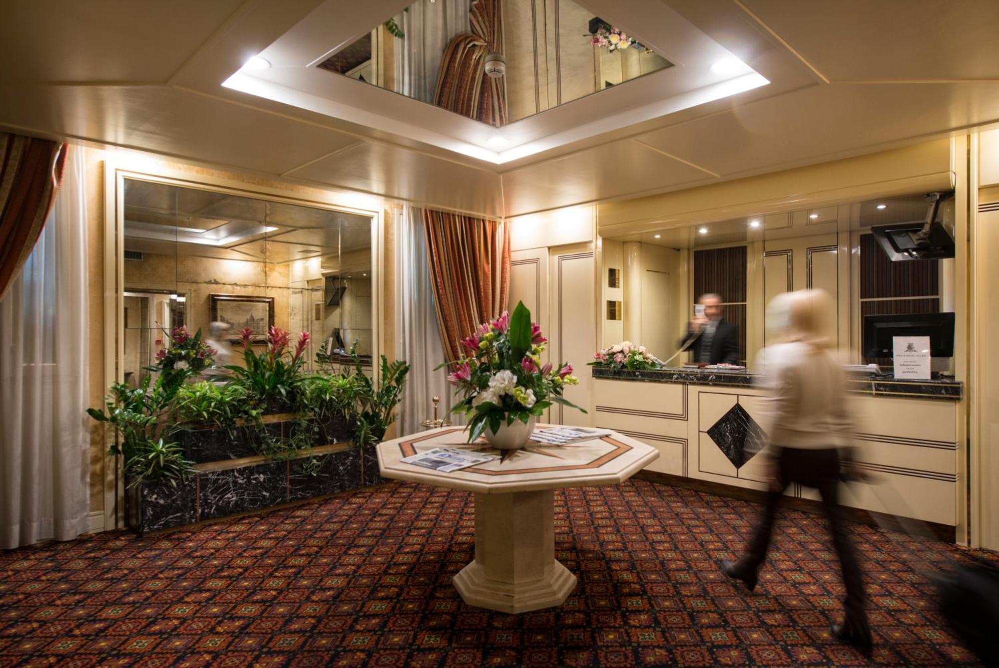 Atlante Garden Hotel Рим Экстерьер фото