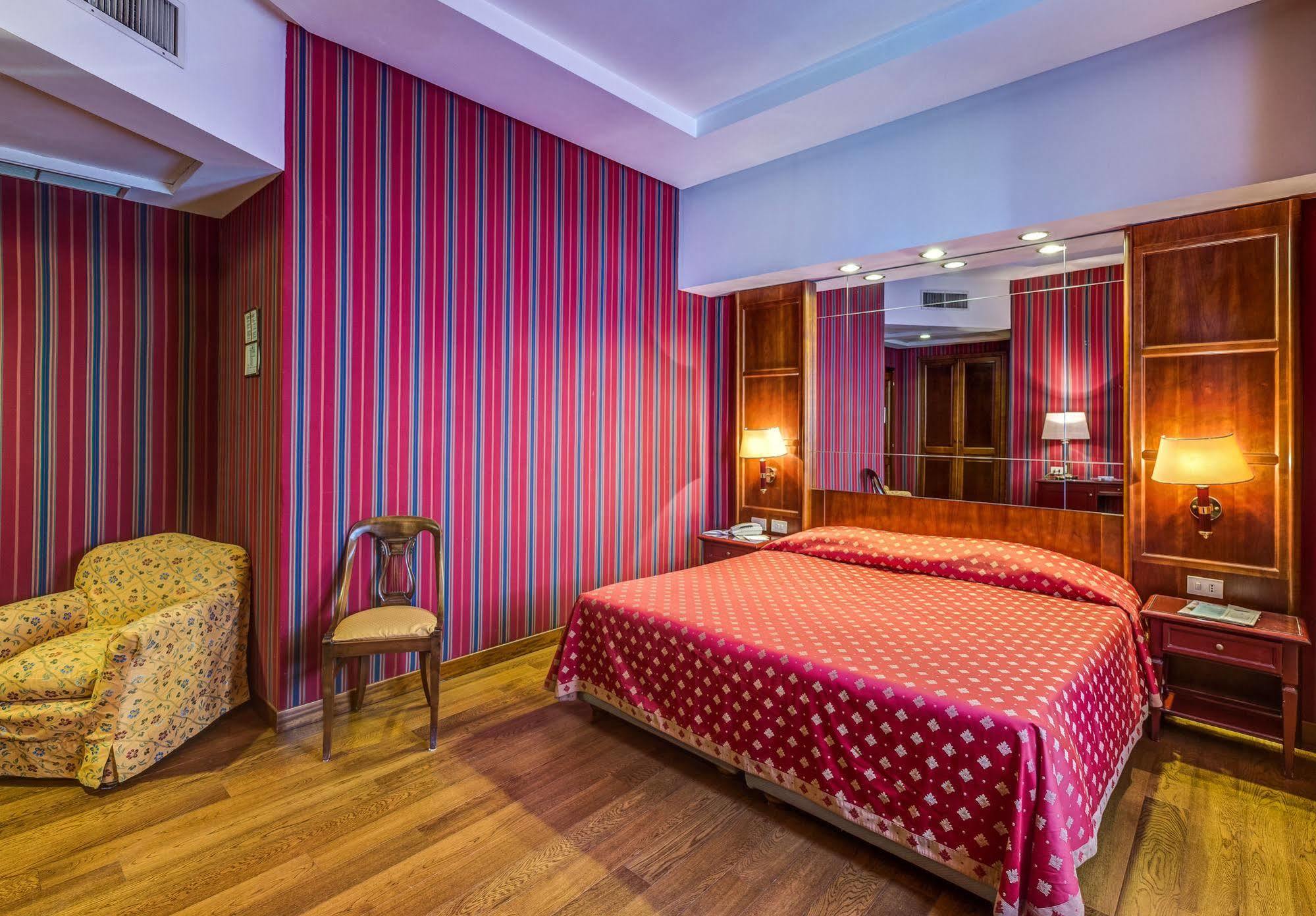 Atlante Garden Hotel Рим Экстерьер фото